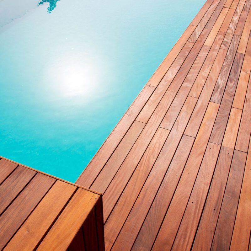 como armar un deck para pileta